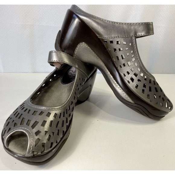 Mountain Sole Womens Chandler Mules Sandals Metallic Cutout Buckle Mid Heel 7 - Picture 3 of 11